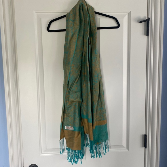 Cashmere Scarf - Picture 2 of 4